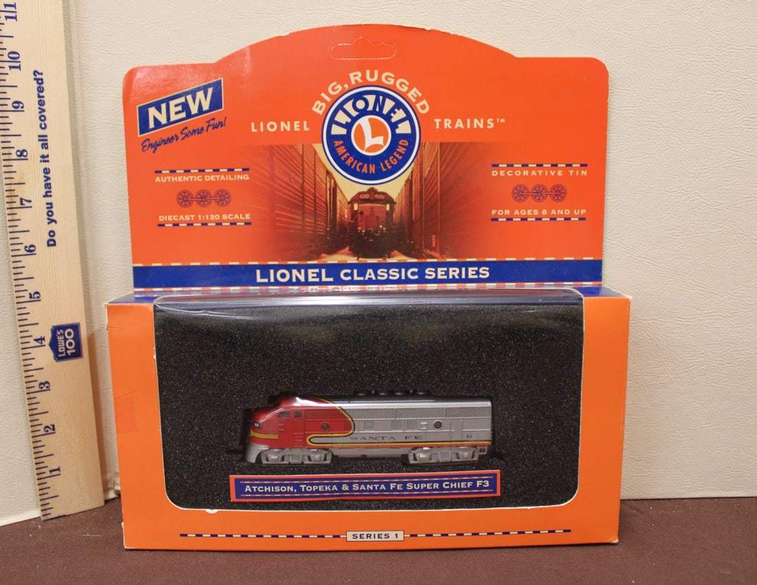 Lionel Big and Rugged classic series Sante Fe Super Chief F3 engine, like new in box (1 of 2)