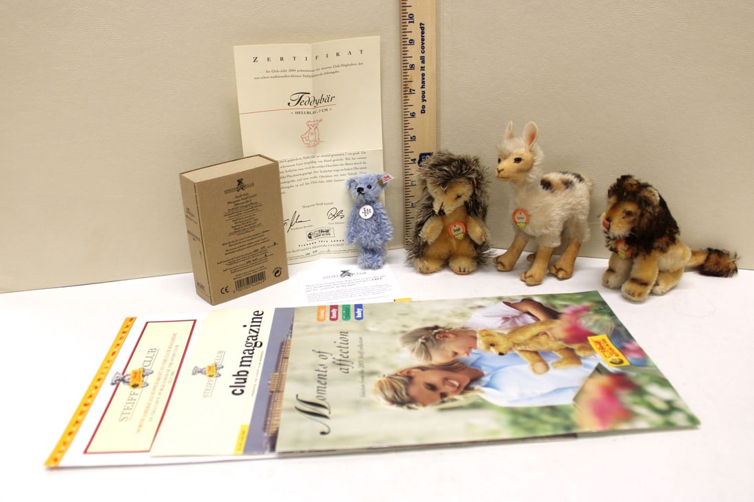 4 Vintage Steiff Miniature Animals: Joggi Hedge Hog, Leo Lion, Lama Llama, Bear Cub in original box (1 of 5)