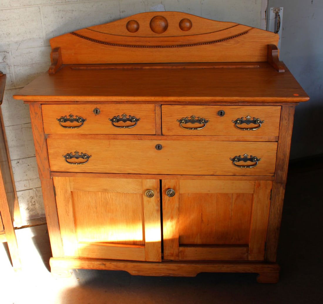 Antique Oak Buffet with Splash (1 of 2)