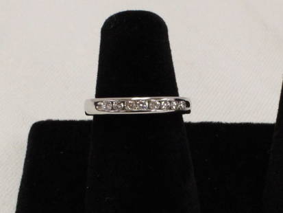 14kt White Gold .25ctw Diamond Wedding Band: 14kt White Gold .25ctw Diamond Wedding Band, approx. size 5