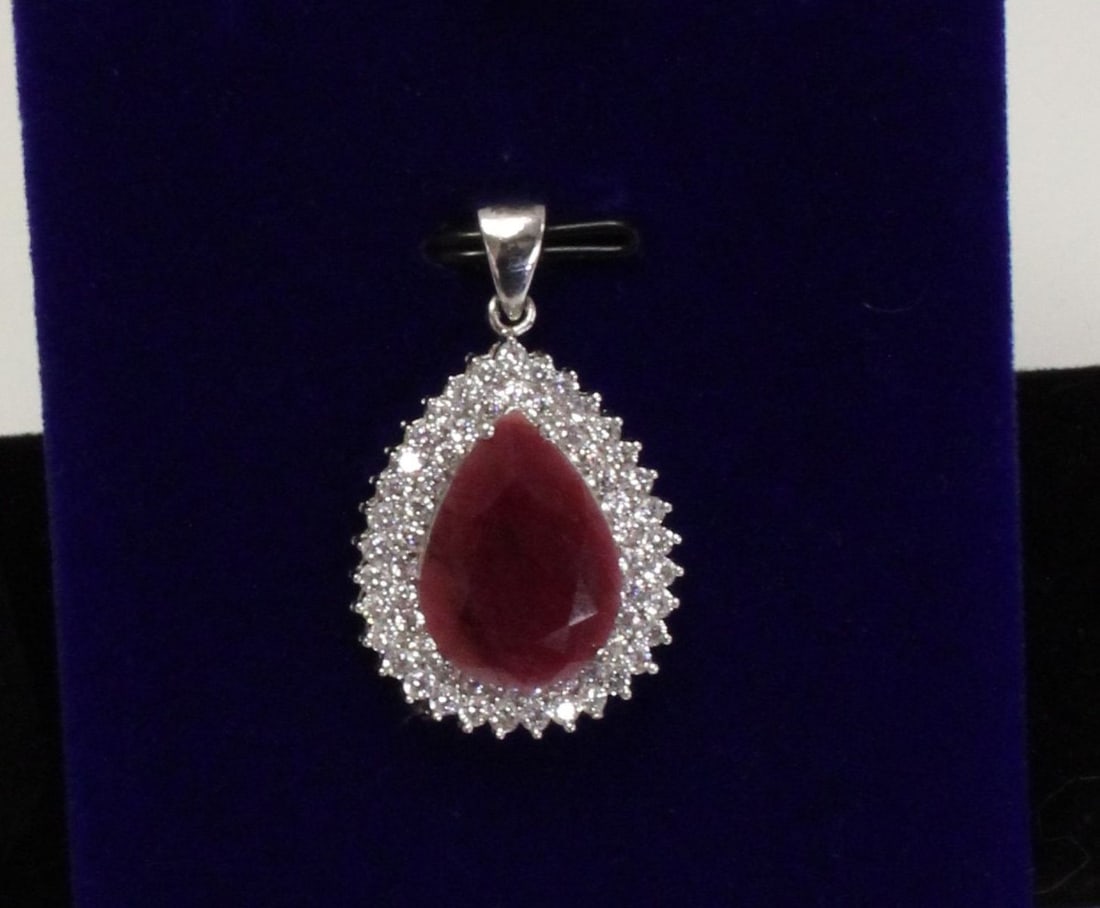 10.ct Mozambique Ruby 1.0 ct white Sapphire sterling silver pendant (1 of 1)