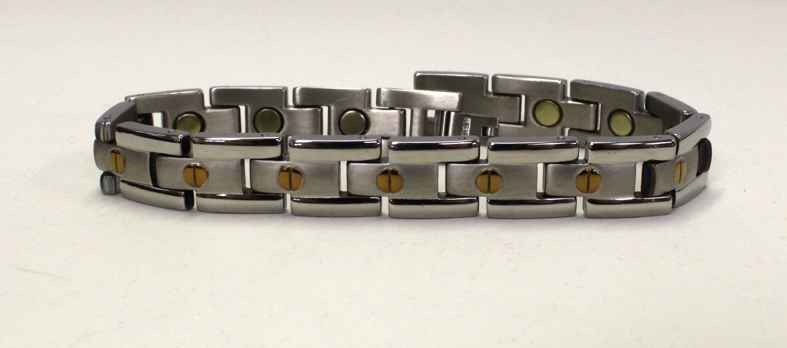 Titanium and 14kt gold overlay unisex 8" bracelet: Titanium and 14kt gold overlay unisex 8" bracelet