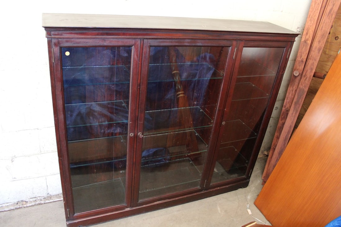 Antique mahogany 3 door bookcase with key, original finish (1 of 2)