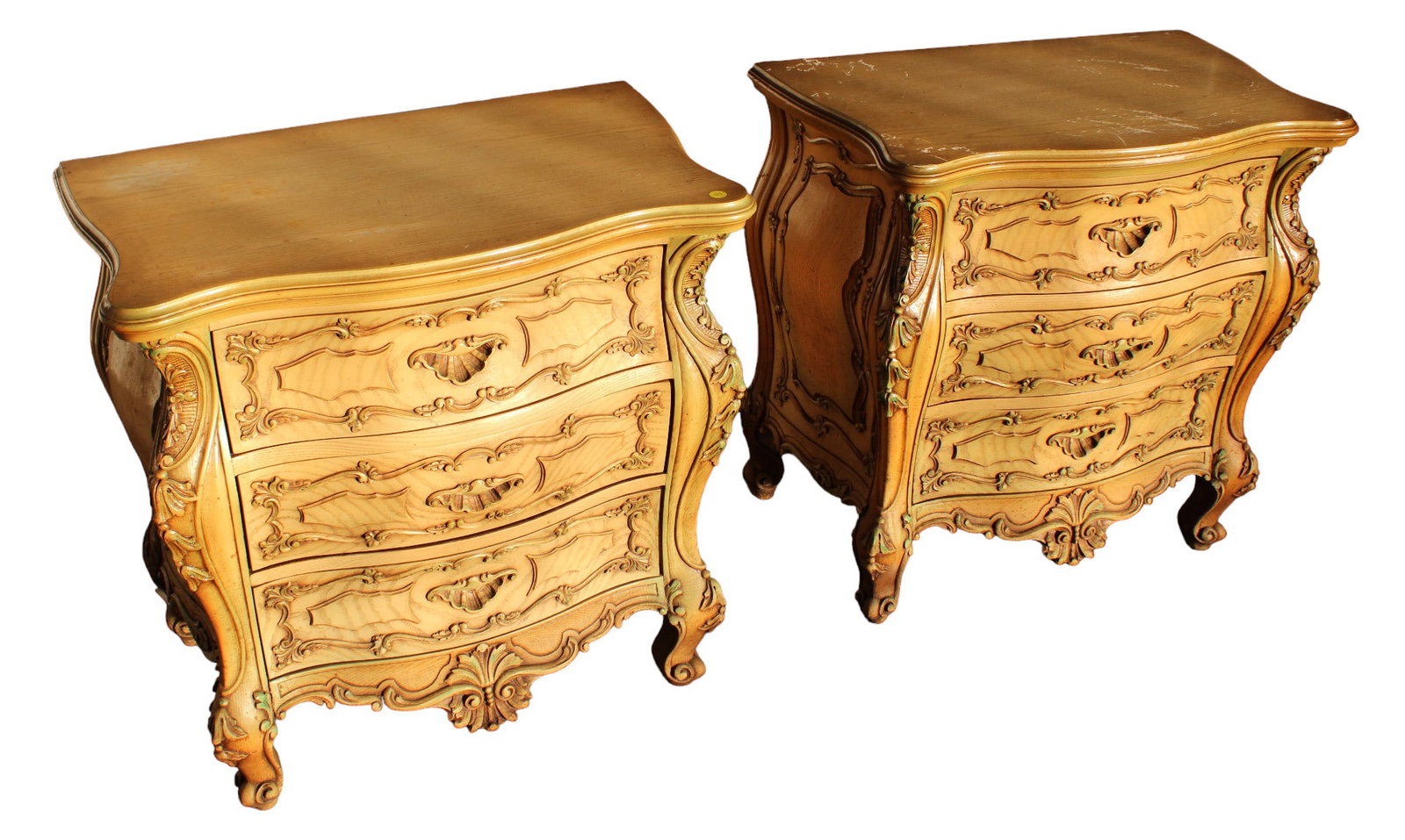 Nice pair highly carved Italian nightstands, 3 drawer, original paint with some paint loss & surface: Nice pair of highly carved Italian 3 drawer nightstands, original paint with some paint loss and surface scratches, great repaint project, structurally sound. 29"w x 19"d x 29"h each