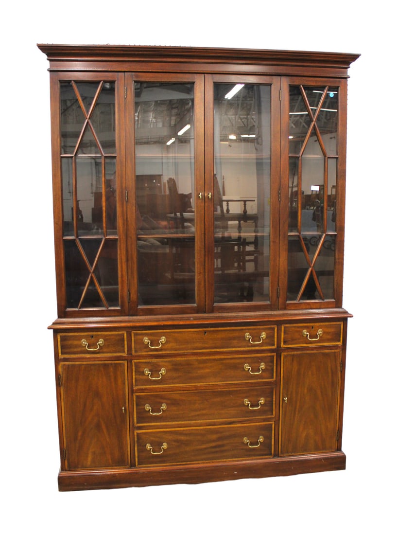 Henkel Harris 2pc China Cabinet, mahogany and banded (1 of 11)