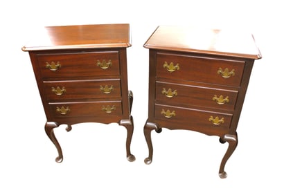 Nice pair Virginia Craftsman QA stands, solid mahogany, 3 drawer