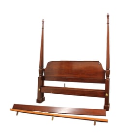 Thomasville 4 poster queen size bed & rails,  solid mahogany, 1 post split