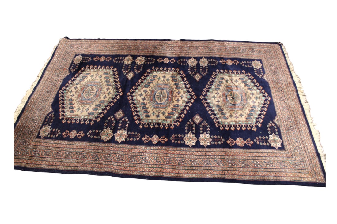 Hand stitched antique style rug, 5'x8' (1 of 5)