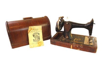 Antique Singer Symaskiner sewing machine in case