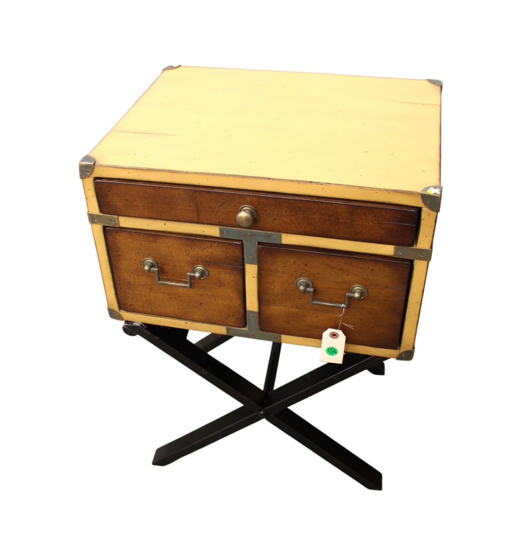 AM campaign travel box from the Netherlands, paint decorated (1 of 6)