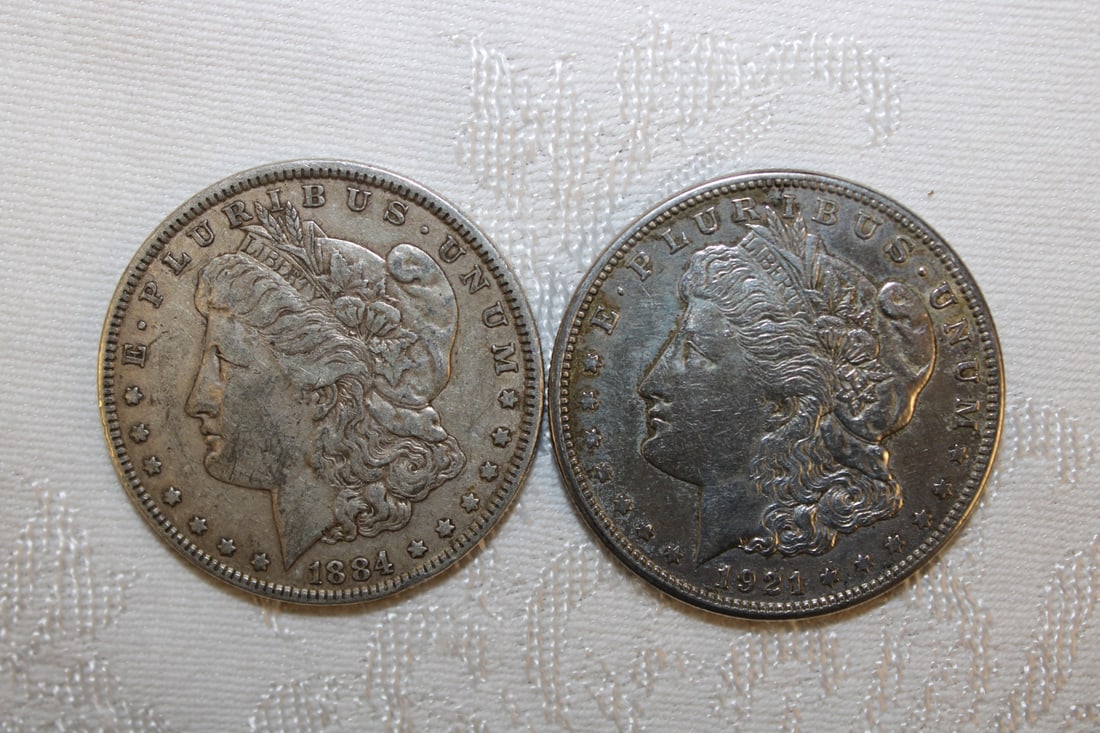2 US Morgan Silver $1 dollars, 1884 1921-S (1 of 2)