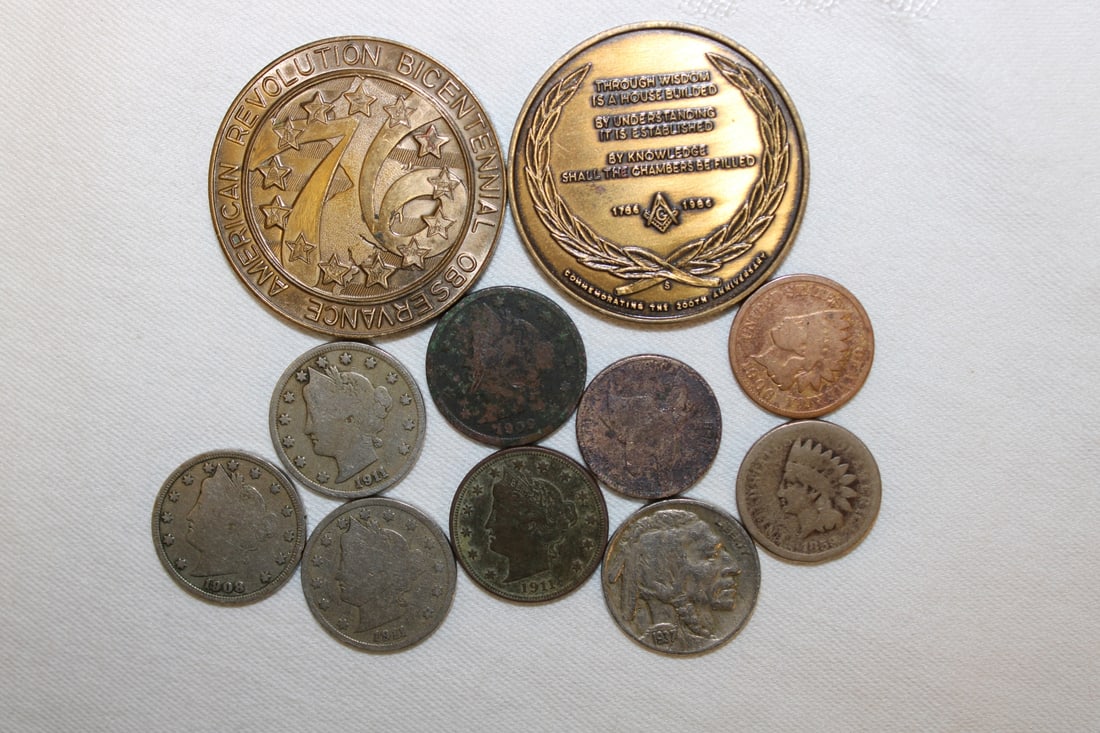 Mix lot of 11 US coins (1 of 2)