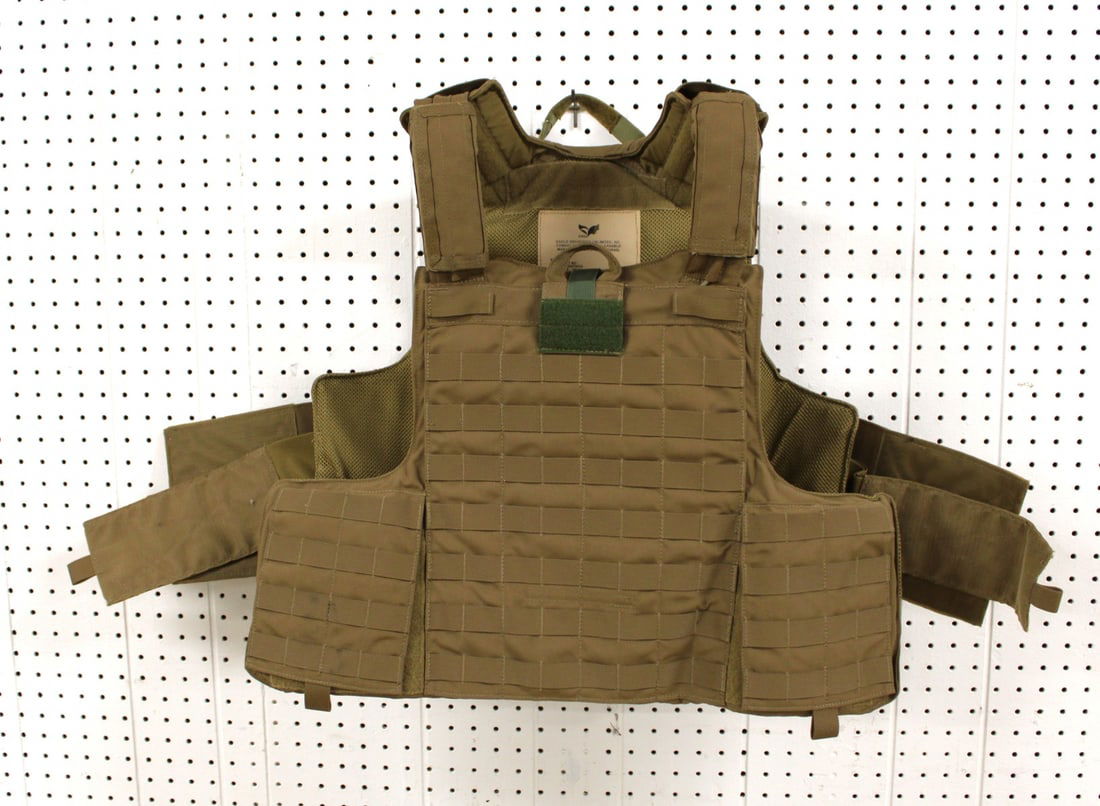 Eagle Outfitters body armor plated vest (1 of 3)