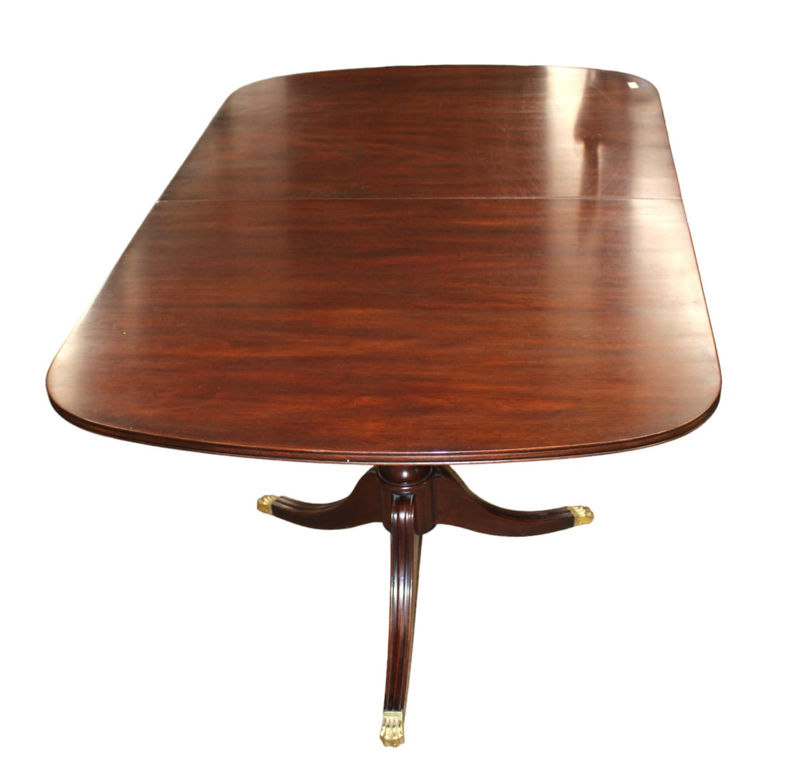 Henkel Harris dining room table with 3 leaves (1 of 6)