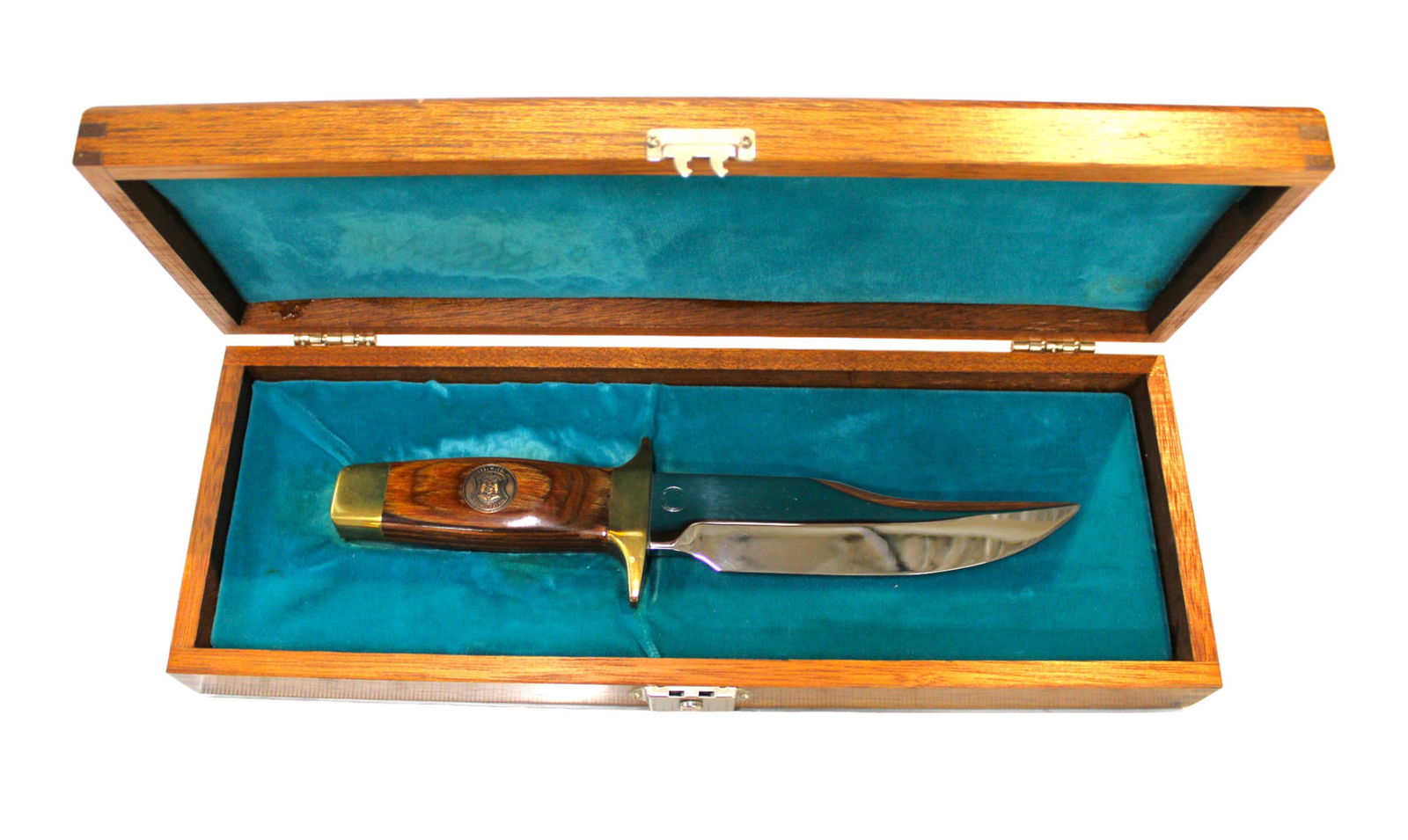 Smith & Wesson Missouri State highway Patrol bowie knife in dovetail walnut box, new old stock (1 of 5)