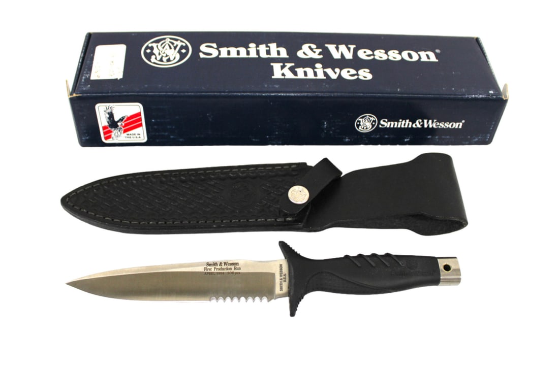 Smith & Wesson 960 Straight Hunting Serrated knife first production run April 1994, 1-500 (1 of 3)