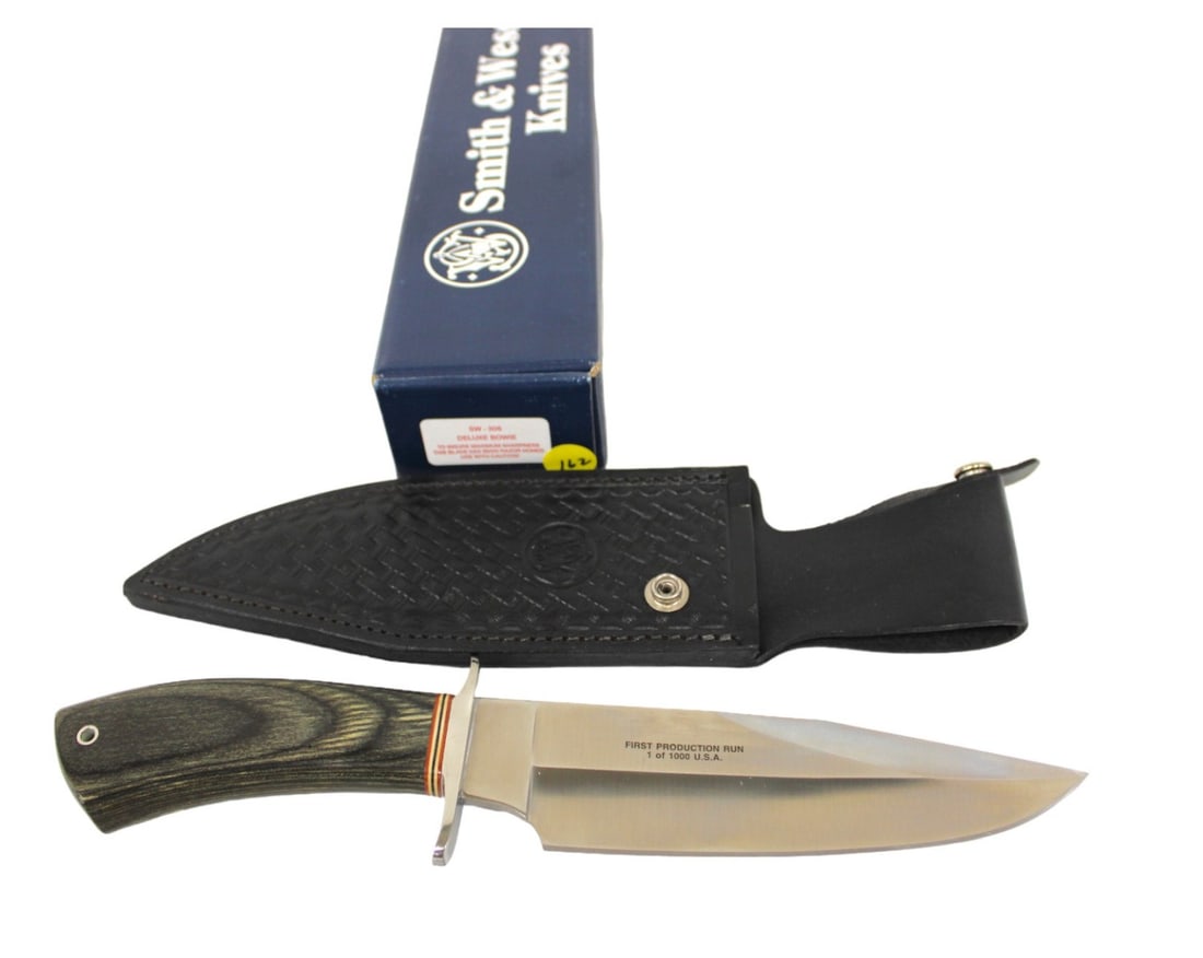 Smith & Wesson 306 Bowie Deluxe knife, first production run (1 of 2)