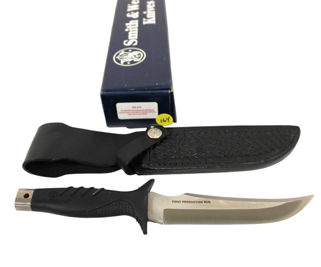 Smith & Wesson 970 Straight Hunting knife, first production run,  in original box (1 of 3)