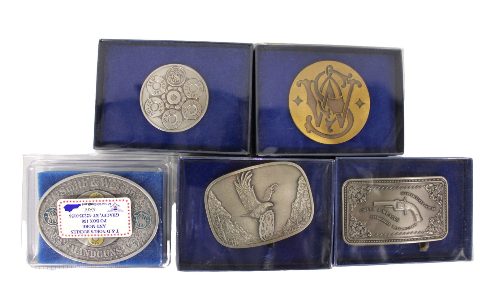 5 Smith & Wesson metal belt buckles in boxes (1 of 3)