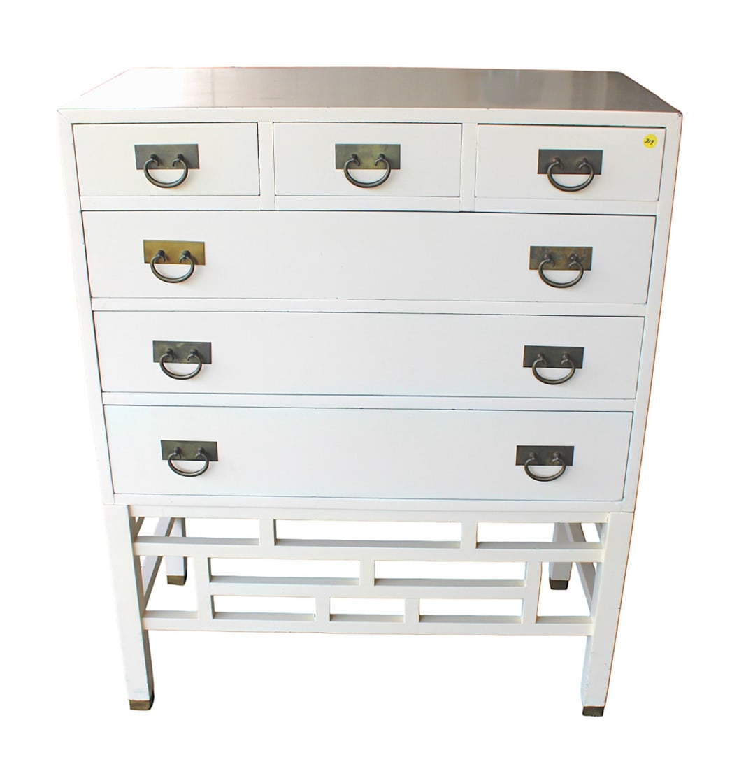 Mid Century white lacquer Asian inspired 6 drawer chest. Nice model. (1 of 5)