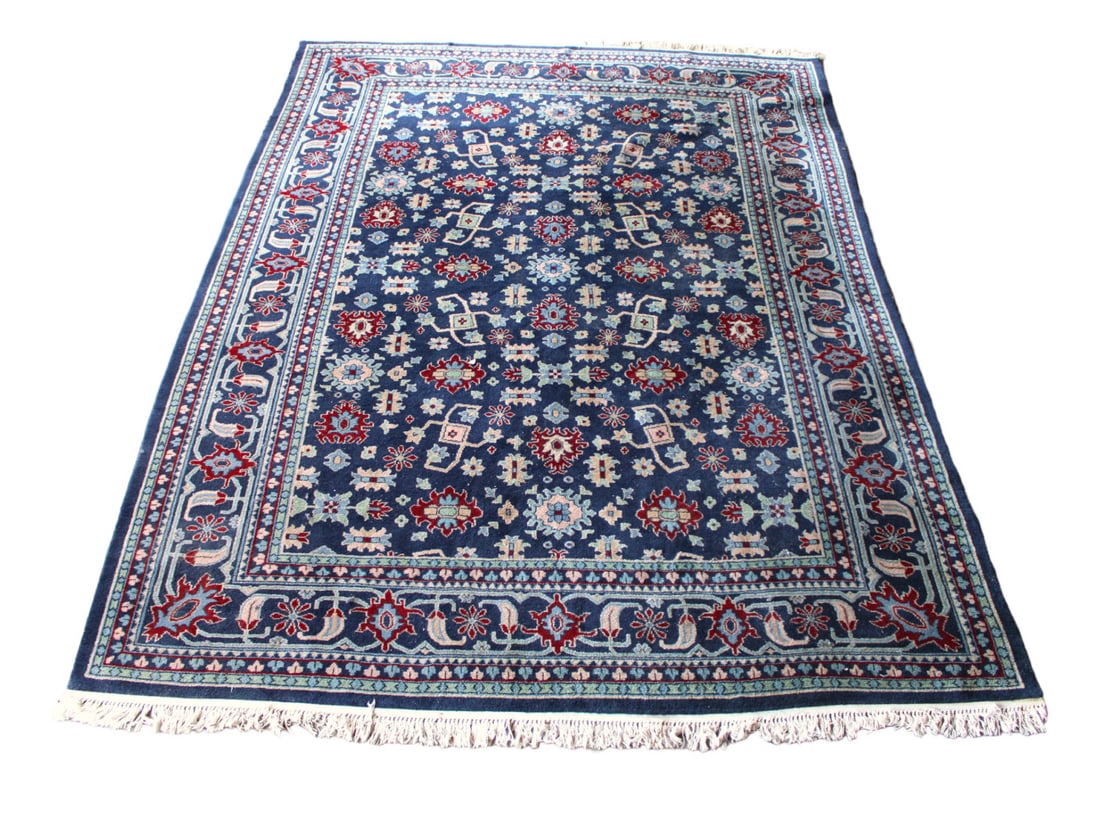 Vintage hand stitched room size rug 130" x 103" fringe looks newer (1 of 6)