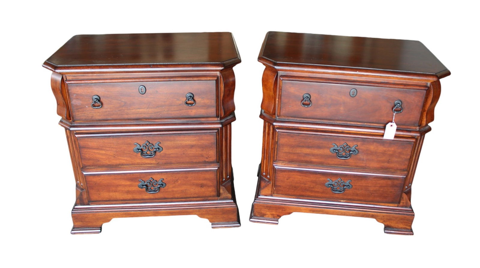 Mahogany bracket foot night stands (1 of 6)