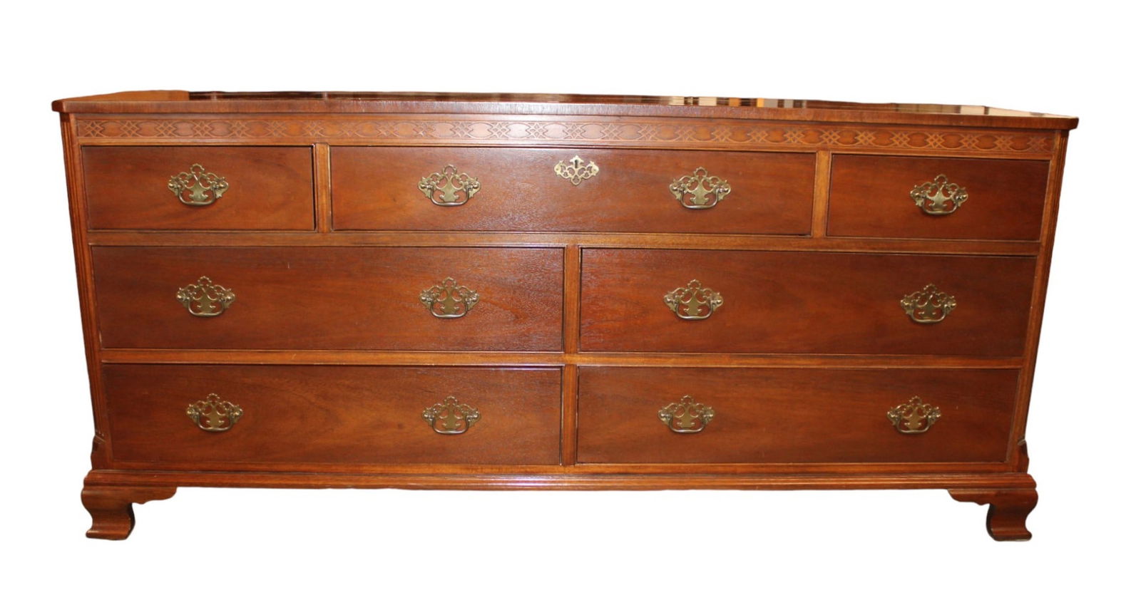 Quality Baker low dresser, bracket feet, mahogany, banded (1 of 11)