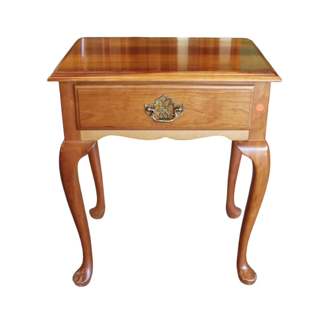Harden solid cherry 1 drawer queen anne night stand (1 of 8)