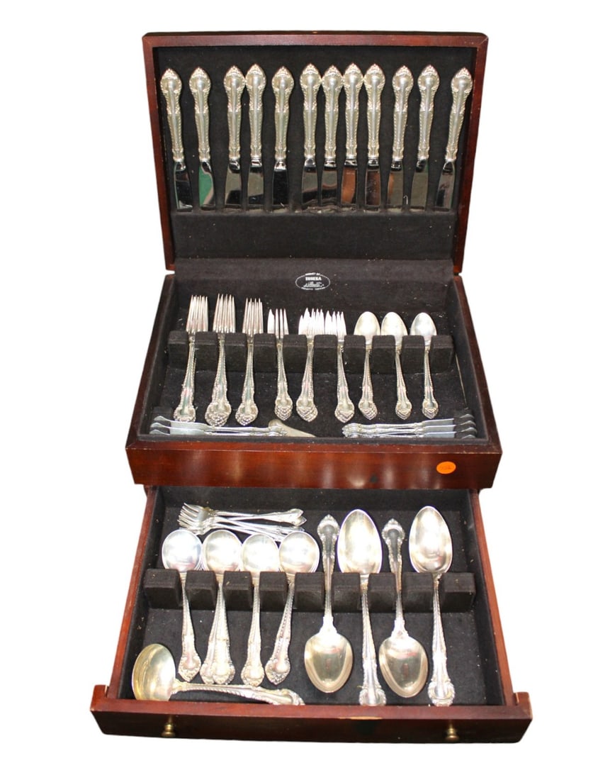 81pcs. Sterling Silver flatware set English Gadroon pattern, service 12 & extras (1 of 11)