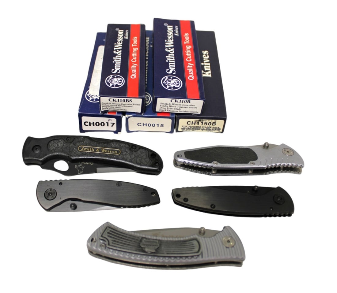 5 Smith & Wesson Knives, CK110B, CK110BS, CH0015, CH0017(P?), CH1150B (CH001B?) (1 of 5)