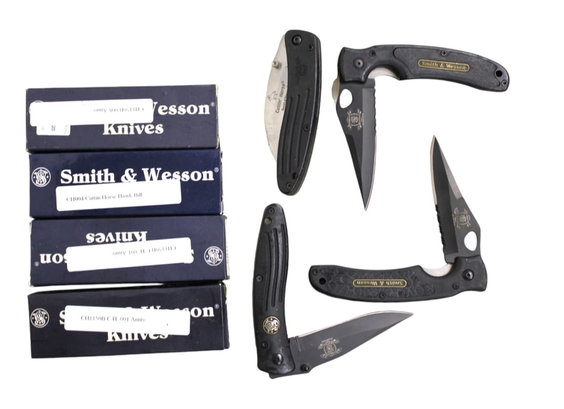 4 Smith & Wesson Knives, CH004, CH1150B, CH8150B, CH1150B, sticky (1 of 2)
