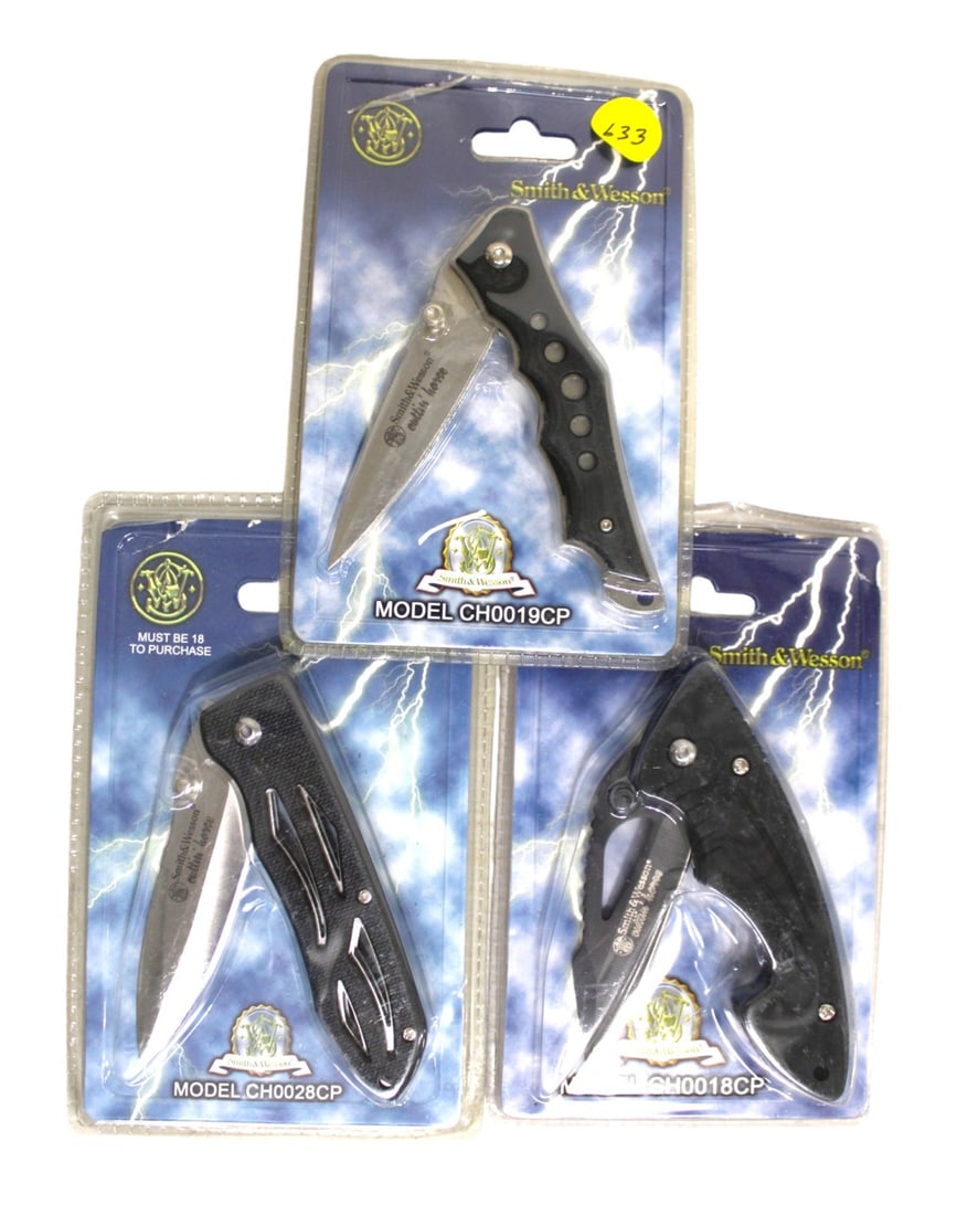3 Smith & Wesson Cuttin Horse Knives, CH0019CP, CH0018CP, CH0028CP (1 of 2)