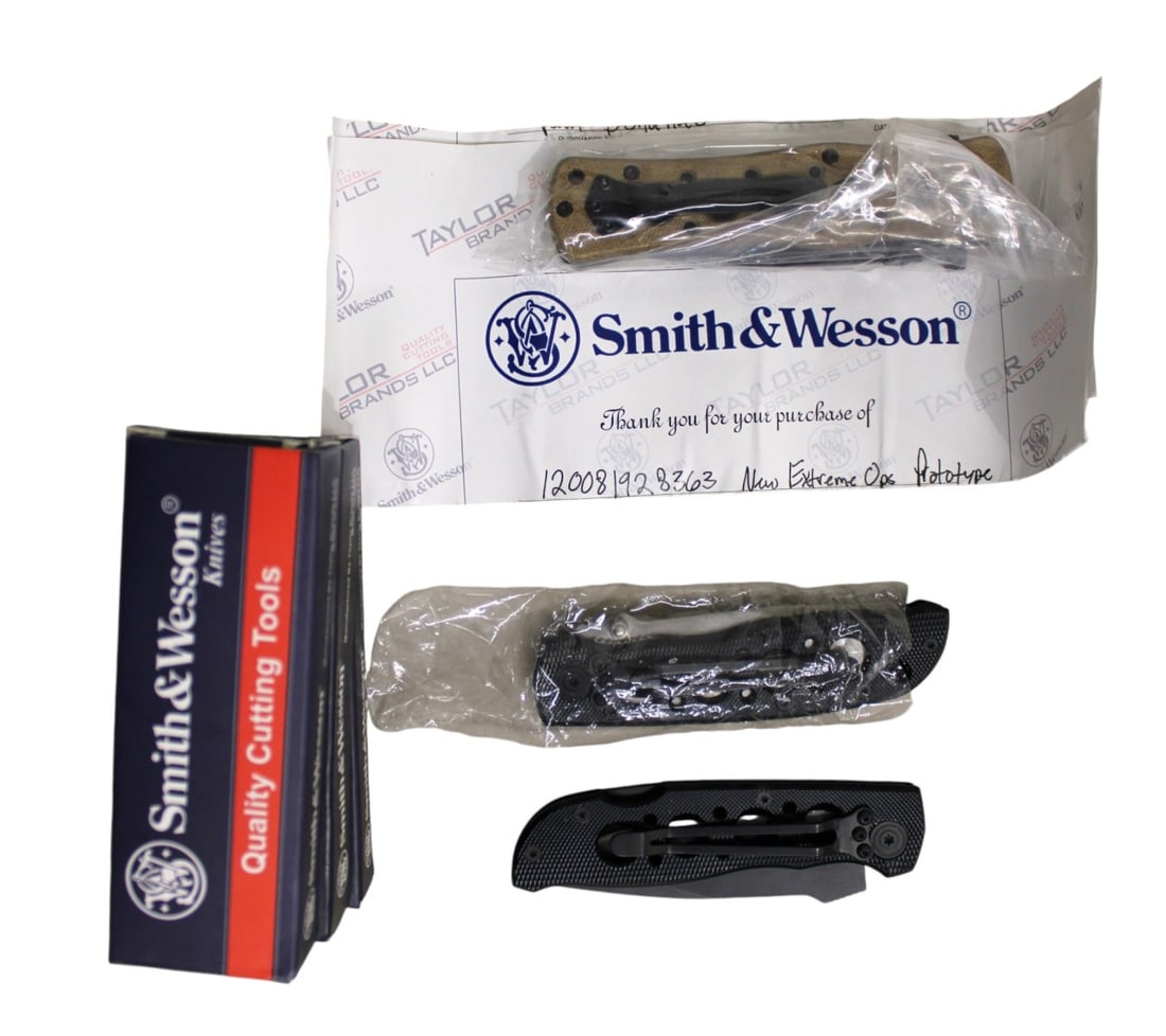 3 Smith & Wesson Knives, CK113, CK105BK, CK105BKEU (1 of 3)