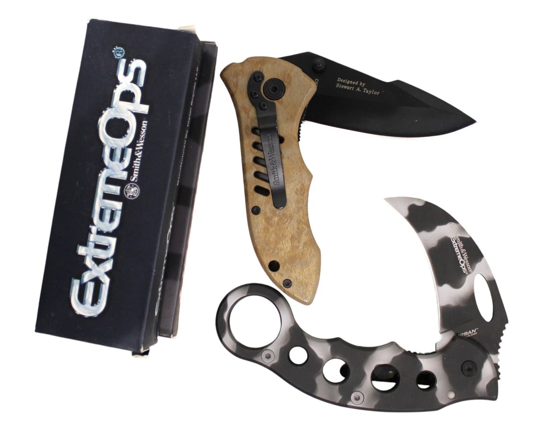 2 Smith & Wesson Knives, CK5D, CK32C (1 of 3)