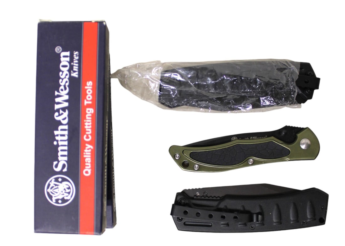 3 Smith & Wesson Knives, SW511, CK112, CK112S (1 of 3)