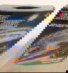 Star Trek the Next Generation Collector Case Holds 12 figures #20910 seems to be in good condition