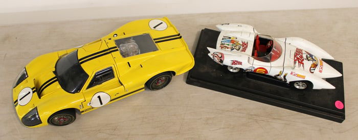 2 diecast cars: Speed Racer 35 Gogogo Anniversary, 1/12 Ford GT40 #0163