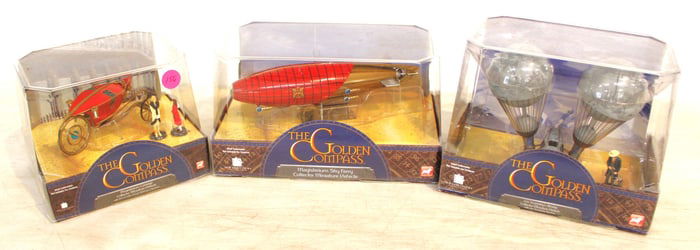 3 The Golden Compass: Carriage, Airship, Sky Ferry in original