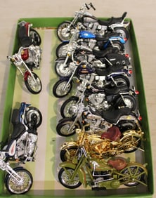 10 Maisto Model Motorcycles