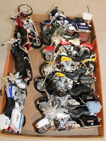 10 Maisto Model Motorcycles