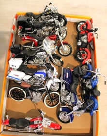 10 Maisto Model Motorcycles