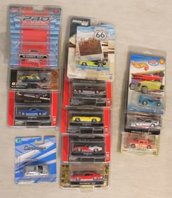 12 mixed lot, Greenlight, Maisto, Hot wheels die cast cars and other in unopened original packages