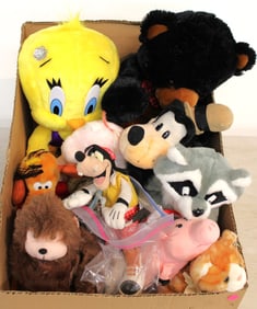11 assorted vintage stuffed animals, Goofy, Tweety Bird and others