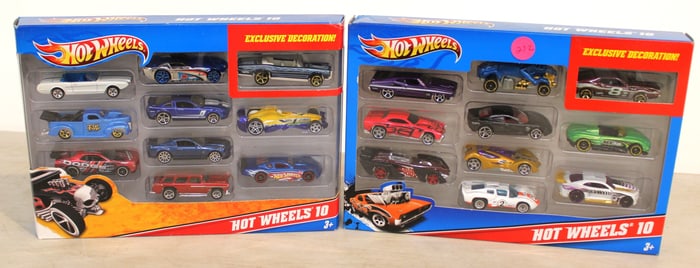 2 Hot Wheels gift packs in unopened original packages