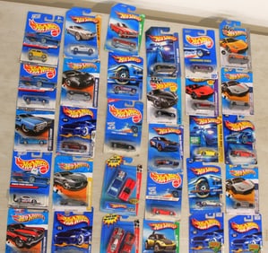 30 Hot Wheels mixed series cars in unopened original packages
