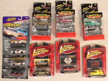 9 Johnny Lightening Race Cards in original boxes