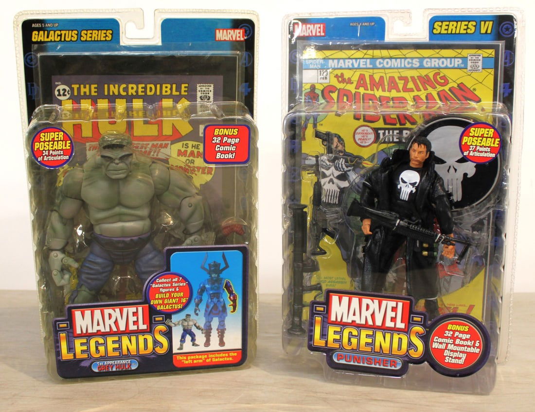 2 Action figures Amazing Spiderman The Punisher & Hulk Spiderman Comic (1 of 2)