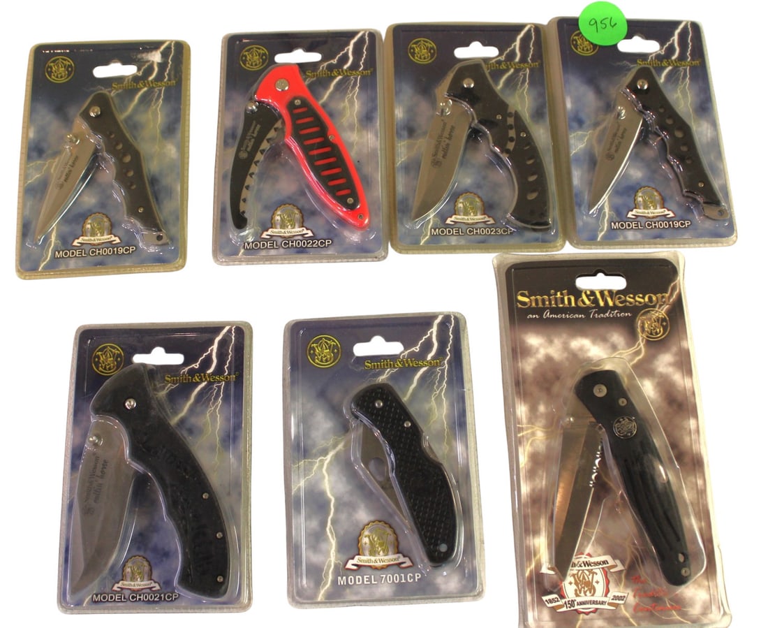 7 New S&W knives, 1 is 150 Anniversary new in hard plastic: 7 New S&W knives, 1 is 150 Anniversary new in hard plastic