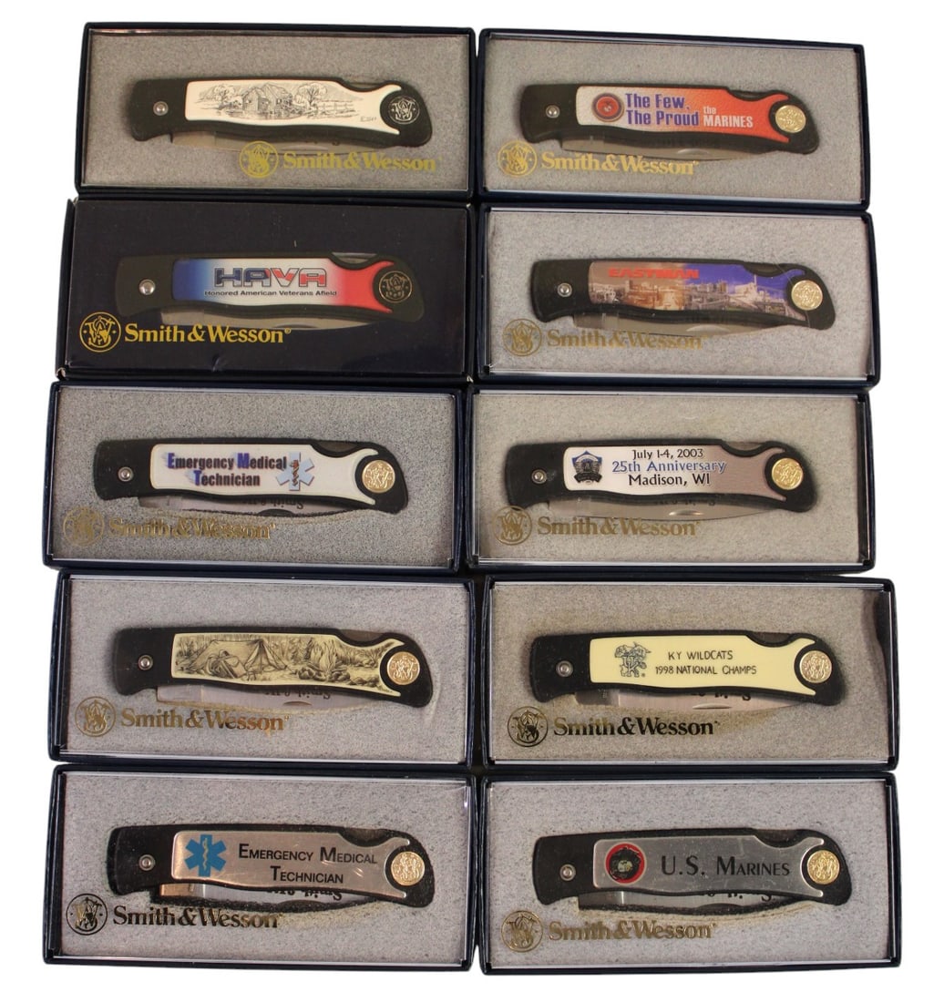 10 Vintage S&W advertise knives in original boxes: 10 Vintage Smith and Wesson advertise knives in original boxes