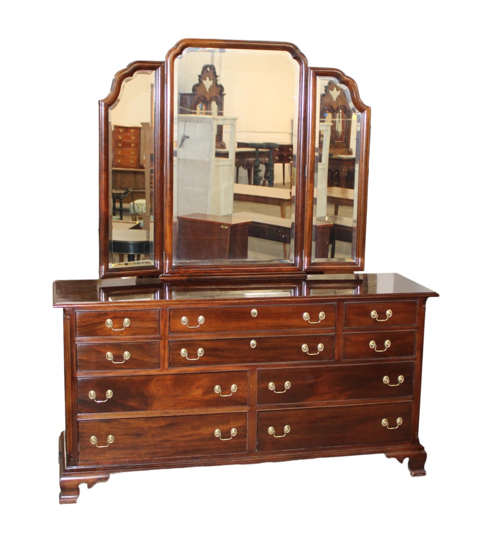 Stickley sold mahogany 10 drawer low chest with hidden compartment in base & tri-fold mirror (1 of 11)